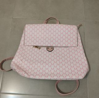 Mochila rosa con estampado