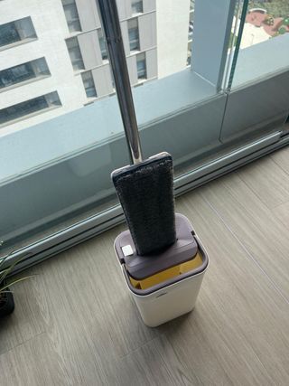 Fregona y cubo escurridor doble compartimento 