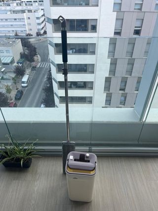 Fregona y cubo escurridor doble compartimento 