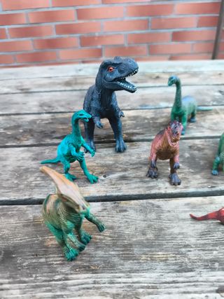9 Dinosaurios de  Juguete