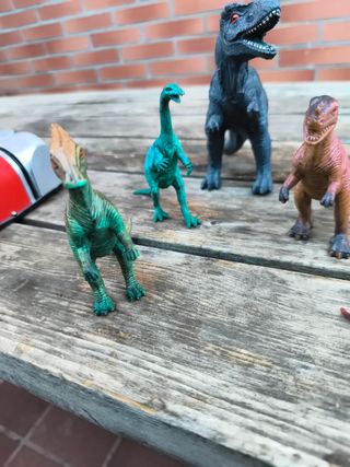 9 Dinosaurios de  Juguete