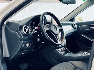 Mercedes-Benz GLA 200 d URBAN 90.000 KM 