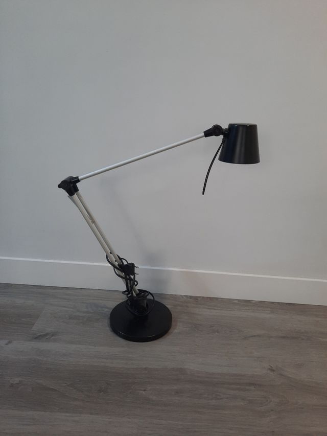 Flexo articulado de  metal.