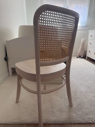 Silla Ratán-Madera: Cómoda y Resistente