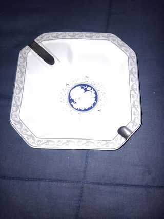 Cinzeiro de porcelana