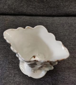 Pequeño jarrón isabelino