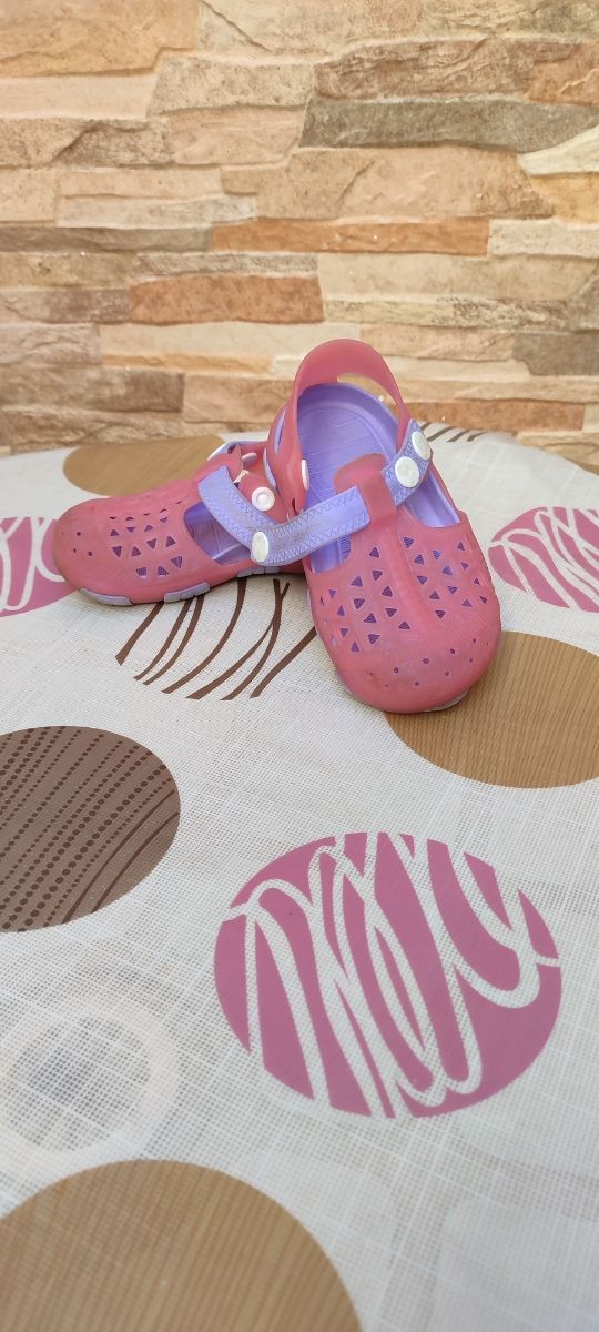 Sandalias niña verano, talla 24.