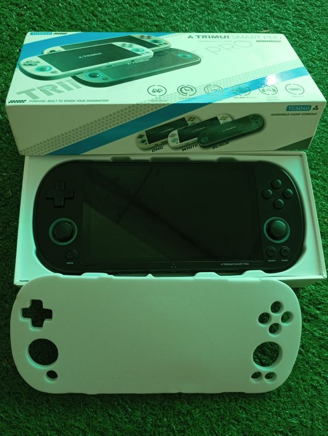 Trimui Smart Pro - Consola Portátil Negra