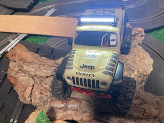 Jeep Gladiator Axial SCX24 RC