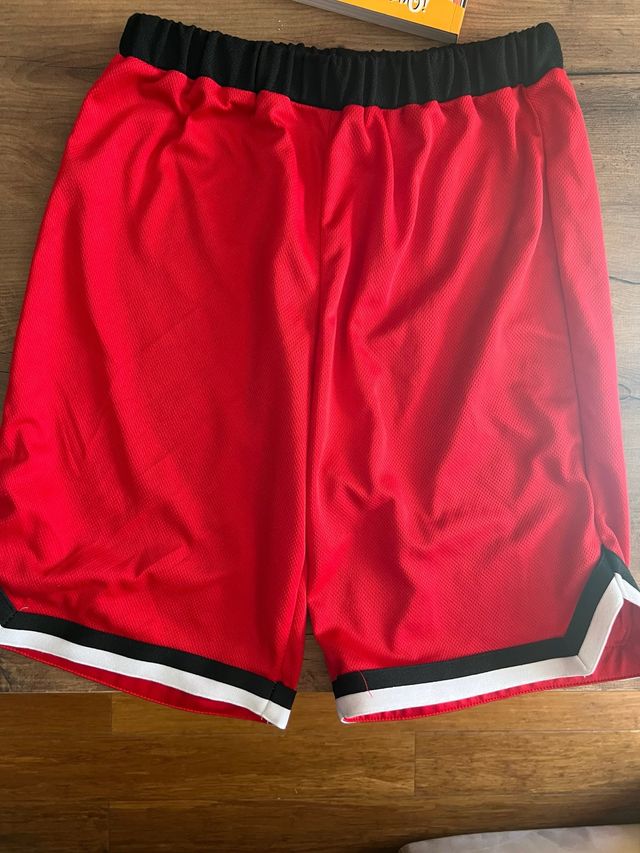 Shorts rojos baloncesto