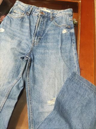 Pantalones vaqueros rotos