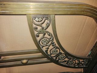 Cama antigua metal dorado