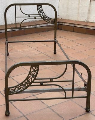 Cama antigua metal dorado