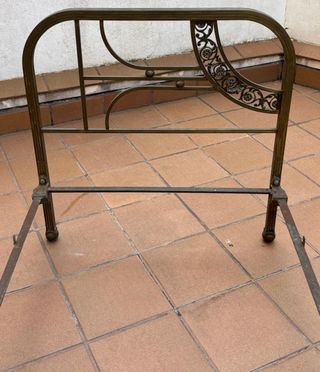 Cama antigua metal dorado