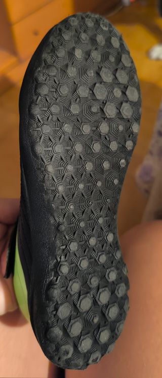 Botas fútbol niño talla 33
