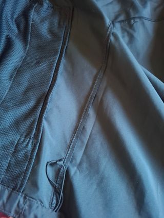 Chaqueta Nike negra impermeable
