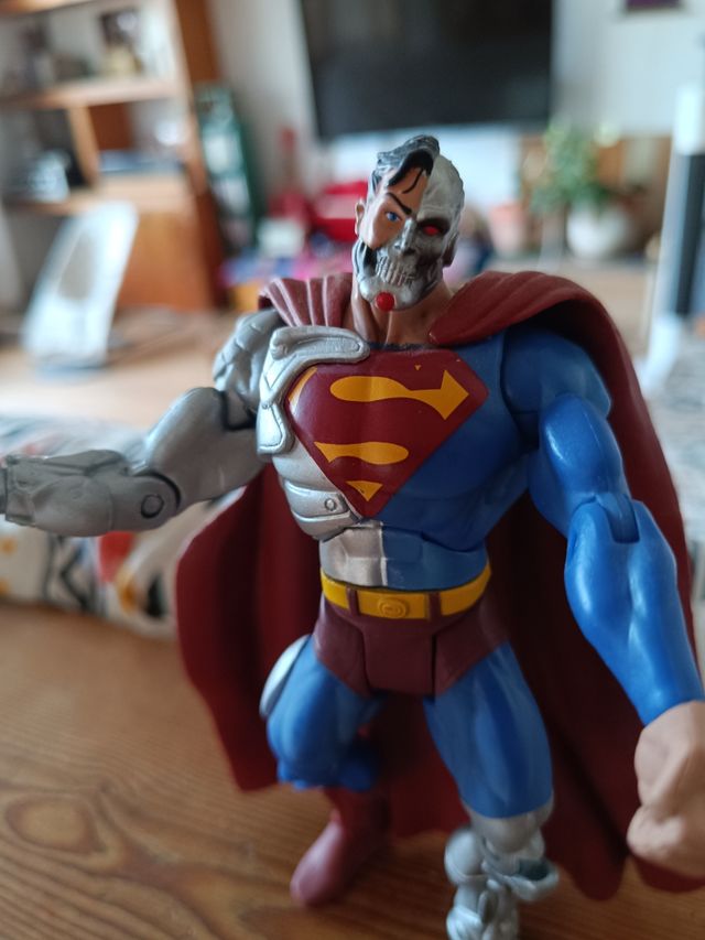 Figura Superman Cyborg