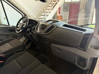 Ford Transit Kombi Trend Delantera 330 L2H2 130 4p