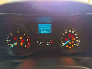 Ford Transit Kombi Trend Delantera 330 L2H2 130 4p