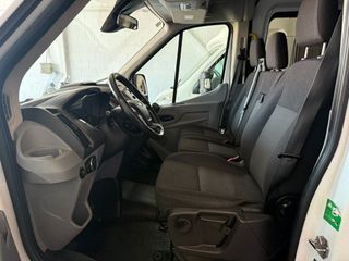 Ford Transit Kombi Trend Delantera 330 L2H2 130 4p