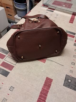 Bolso marrón de cuero