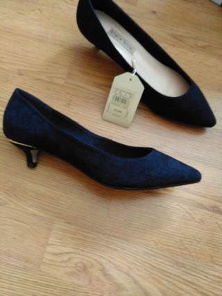 Zapatos negros tacón bajo