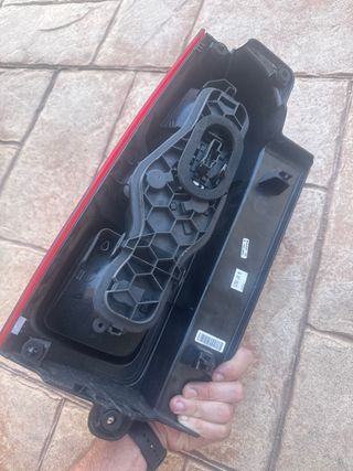 Piloto trasero derecho PSA