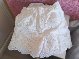 Bermudas blancas bordadas talla M