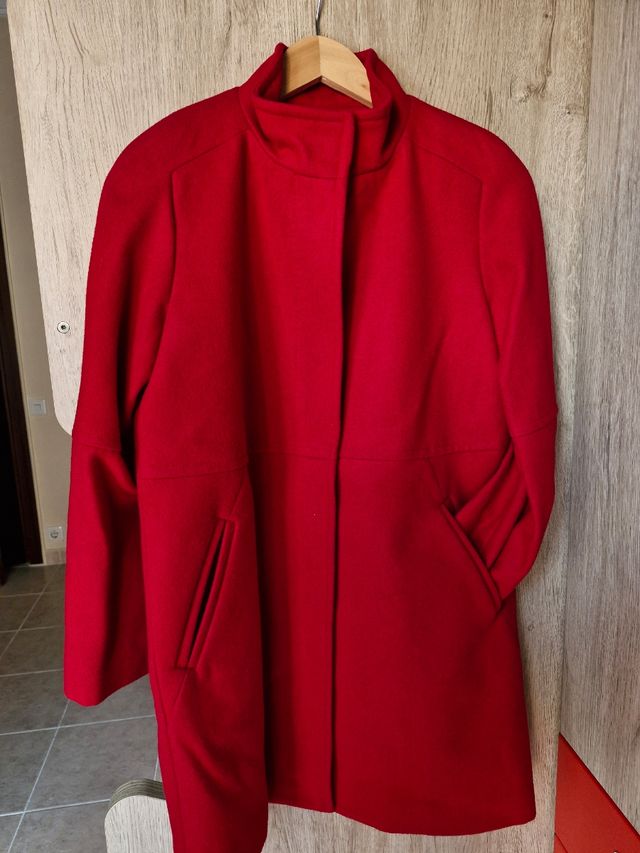 Abrigo rojo mujer