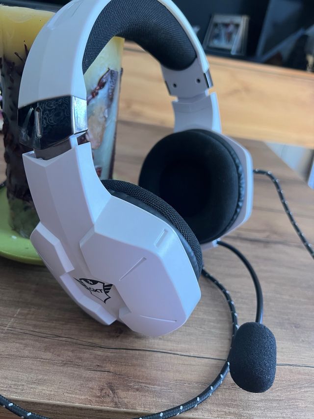 Cascos gamer blancos