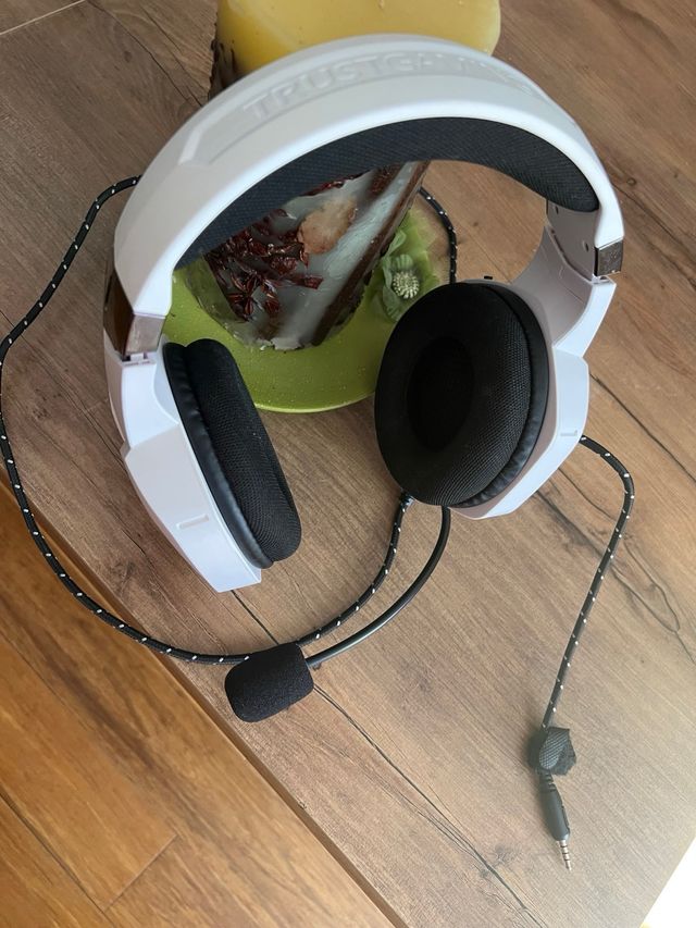 Cascos gamer blancos