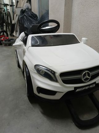 Coche eléctrico infantil Mercedes AMG
