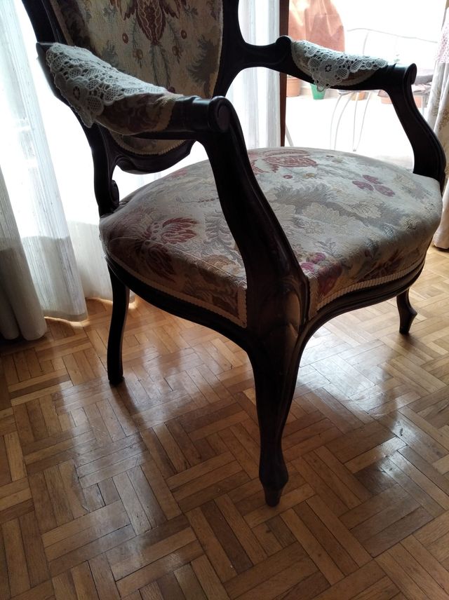 Sillón vintage madera tallada