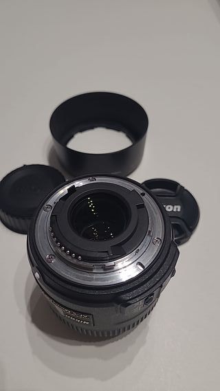 Nikon 40mm Micro DX obiettivo