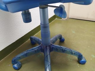 Silla oficina giratoria azul