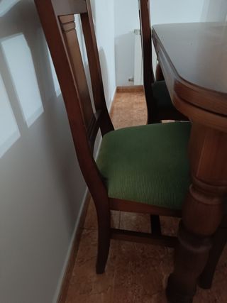 Librería, mesa, sillas, sofás, salón pino