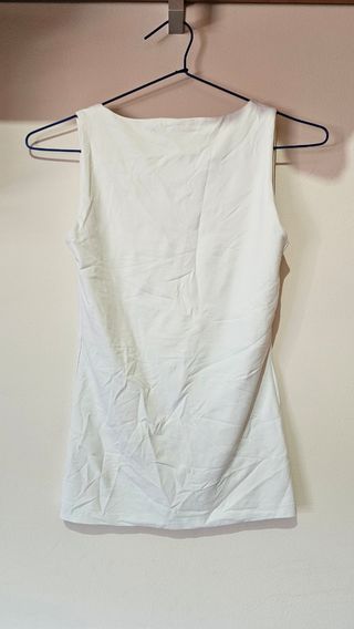 Camiseta blanca deportiva