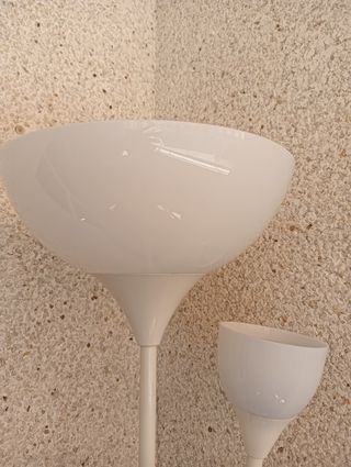 Lampara pie IKEA blanca