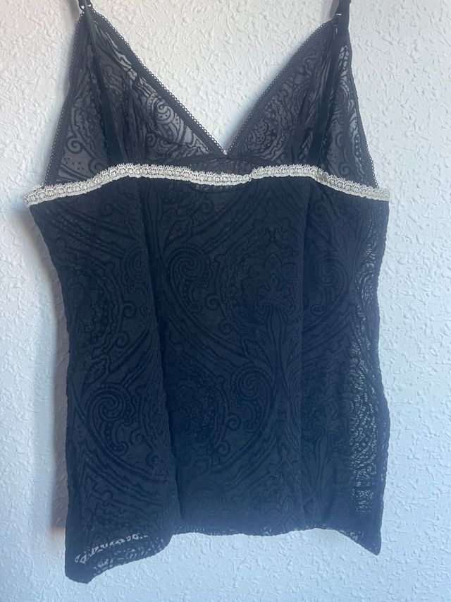 Top negro transparente encaje