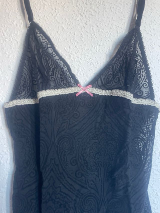 Top negro transparente encaje