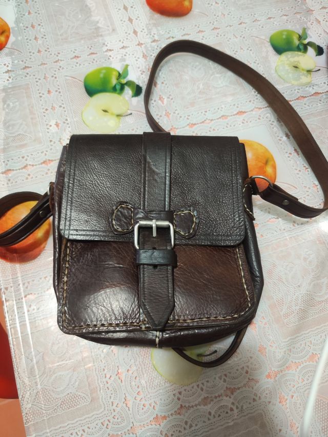 Bandolera piel marrón hombre