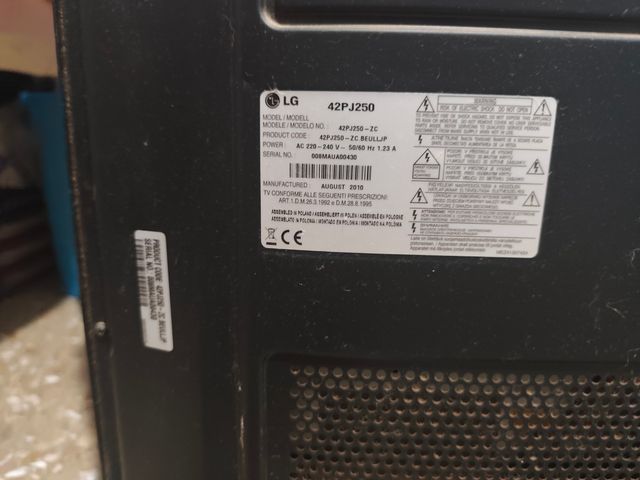 TV LG 42PJ250 Plasma - Negra