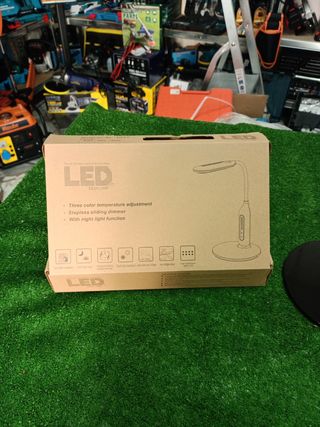 Lampada da tavolo LED nera