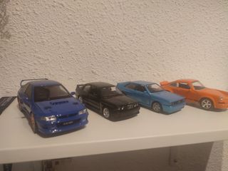 Pack 4 coches escala 1:32 y 1:36