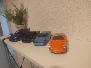 Pack 4 coches escala 1:32 y 1:36
