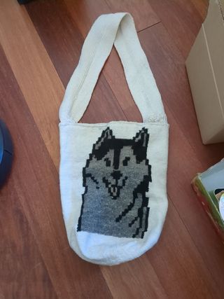 Bolso tejido muy resistente.