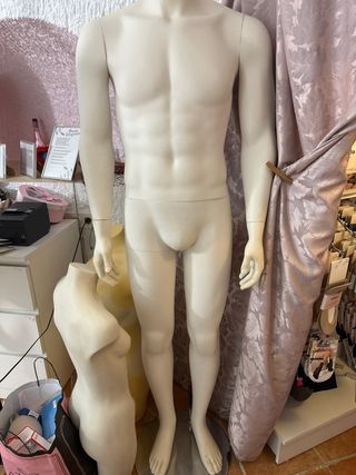 Maniquí hombre completo
