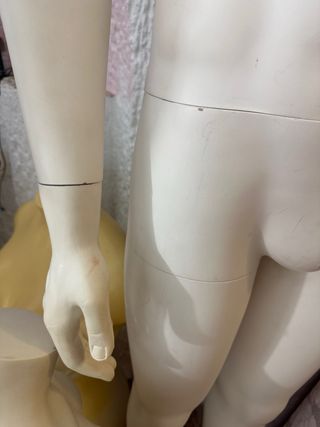 Maniquí hombre completo