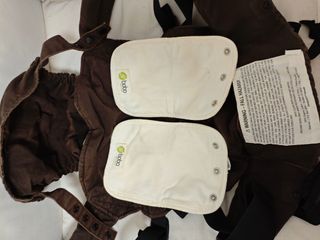 Mochila portabebés Boba marrón