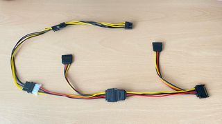 Adaptador SATA-POWER a PCIe 8 pines